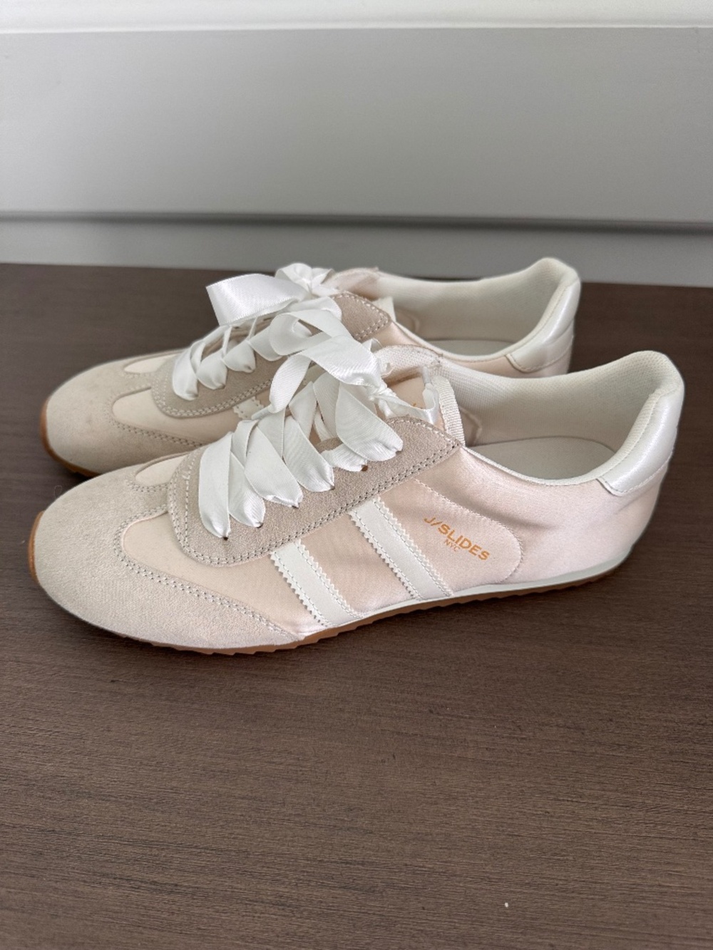 Peggy- JSlides sneakers